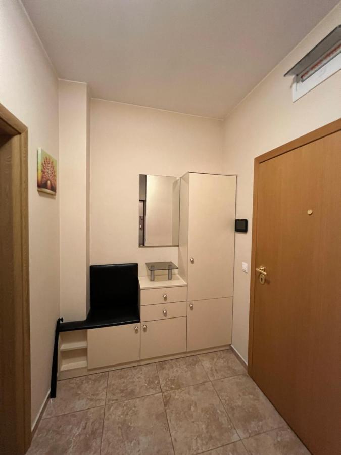 Business And Leisure Apartments In Mladost 2 With Free Garage Sofia Ngoại thất bức ảnh