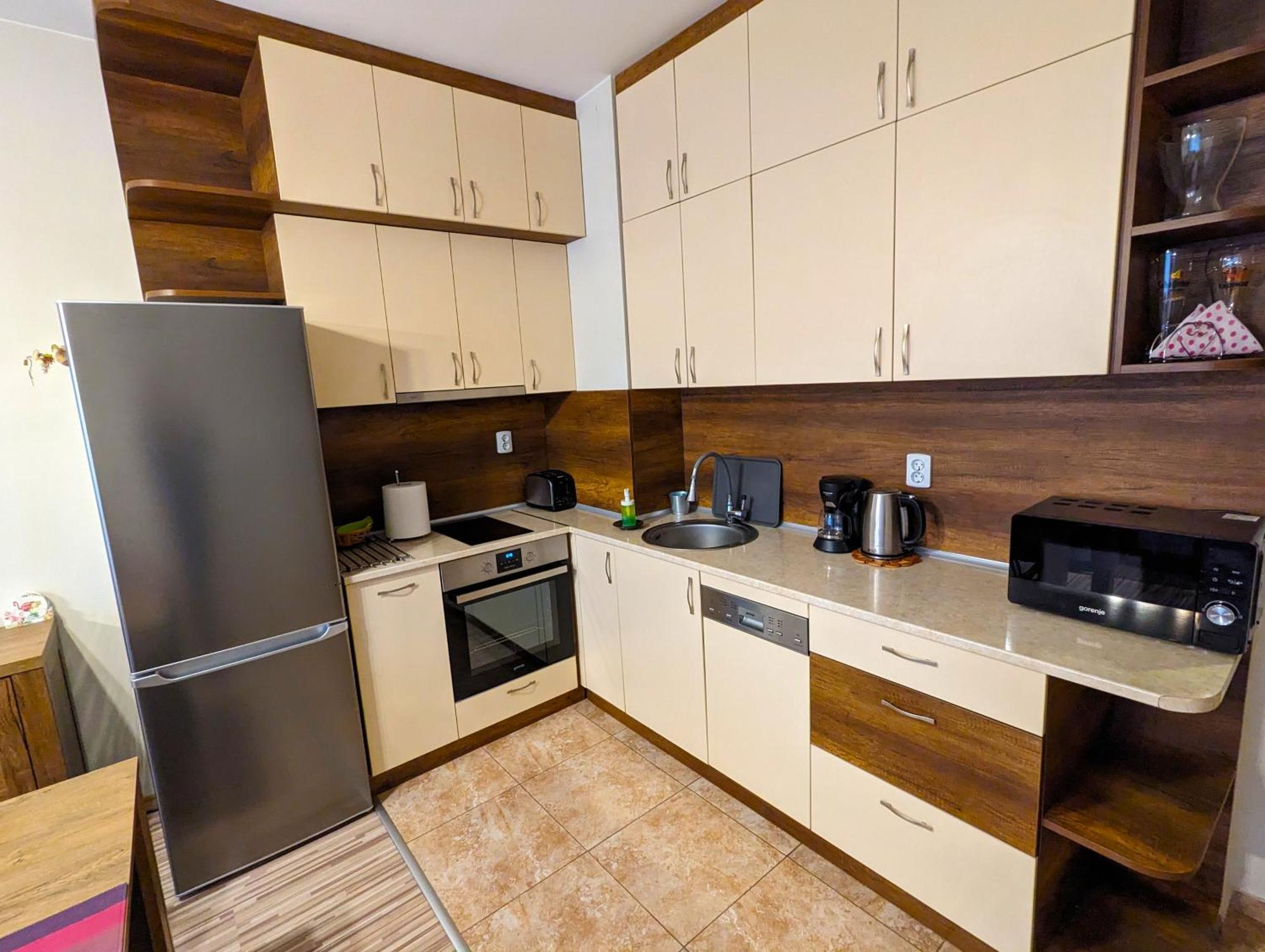 Business And Leisure Apartments In Mladost 2 With Free Garage Sofia Ngoại thất bức ảnh